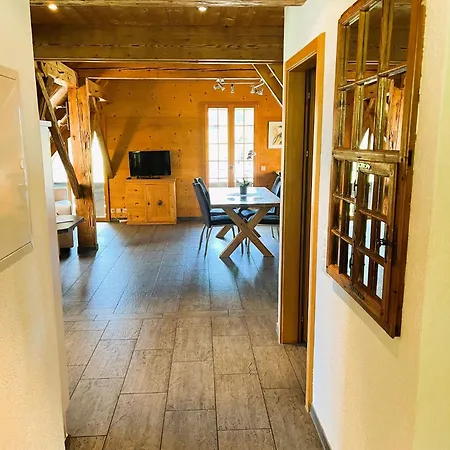 Haus Itten Gemuetlich Und Rustikal 아파트