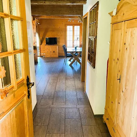 Lejlighed Haus Itten Gemuetlich Und Rustikal Hondrich